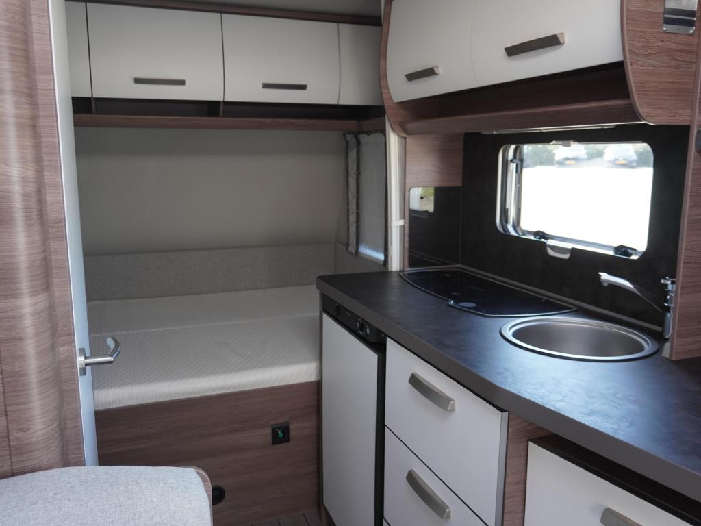 Knaus Sport Silver Selection 420 QD MET MOVER EN VASTE LUIFE, Caravans en Kamperen, Schokbreker, Treinzit, Knaus, Tot en met 4