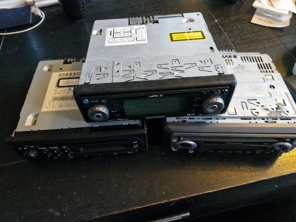 Autoradio/cd spelers  3x. Pioneer , blaupunkt en renault, Ophalen of Verzenden