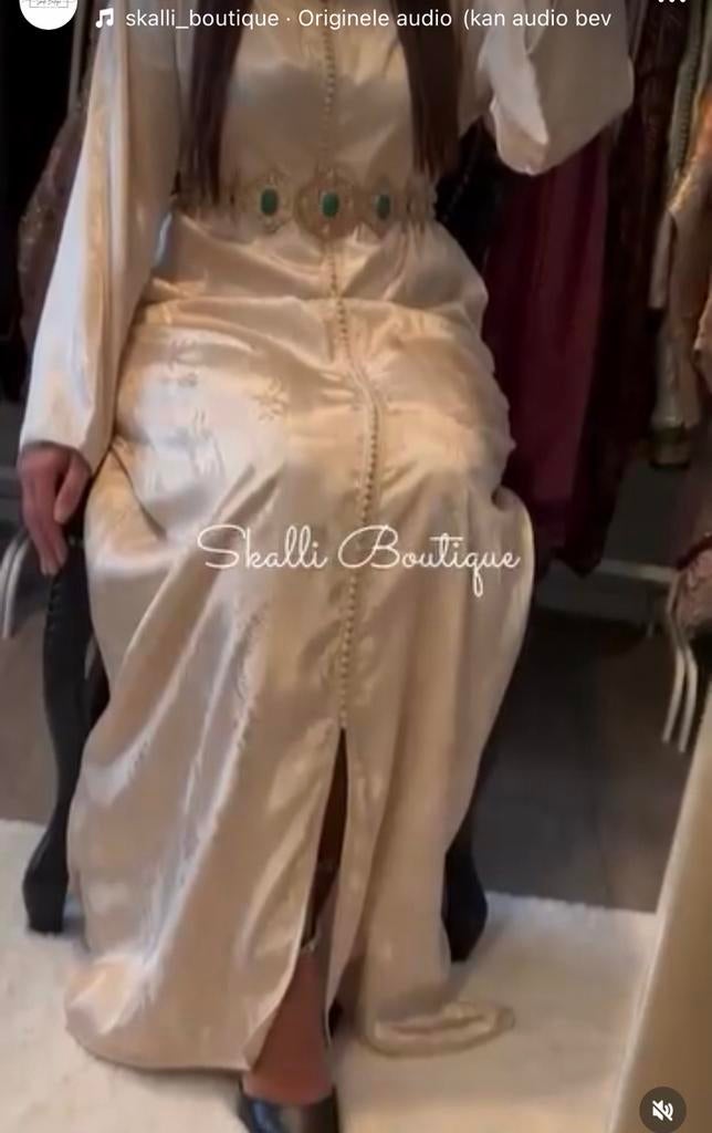 Caftan beige jawhara m/l, Kleding | Dames, Gelegenheidskleding, Ophalen of Verzenden, Zo goed als nieuw, Beige, Overige typen