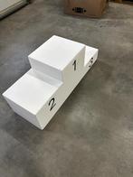 Podium met plek 1,2 en 3., Ophalen, Zo goed als nieuw