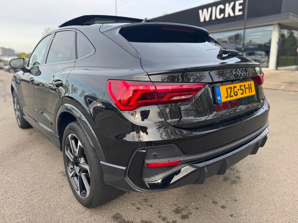 Audi Q3 Sportback 45 TFSI e S Edition SONOS Pano Camera Trek, Auto's, Adaptive Cruise Control, Gebruikt, Zwart, Hybride Elektrisch/Benzine