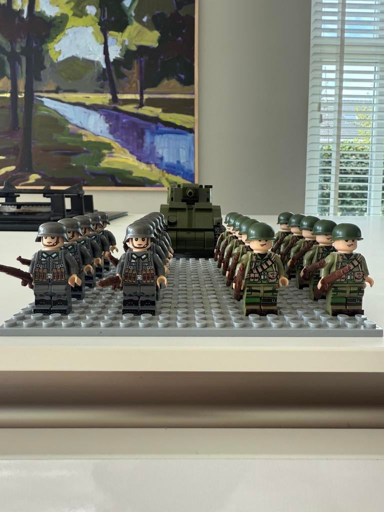Lego WW2 Amerikaanse en Duitse soldaatjes + Sherman tank, Ophalen of Verzenden, Zo goed als nieuw, Minifiguur