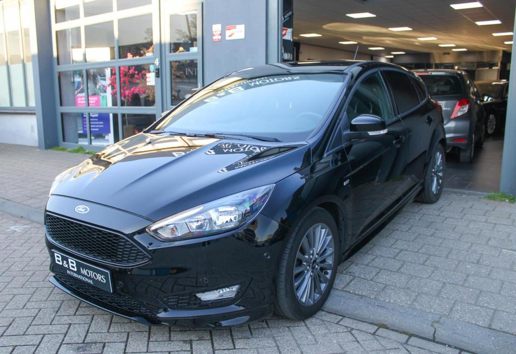Ford Focus 1.0 ST-Line|PDC|CARPLAY|STOEL+STUURVERW|CRUISE_+, 125 pk, Gebruikt, Met garantie (alle), Zwart