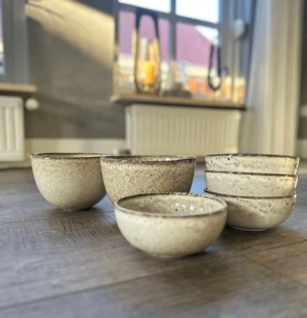 H&M home steengoed schalen servies set, Huis en Inrichting, Keuken | Servies, Ophalen, Overige stijlen, Aardewerk, Schaal of Schalen