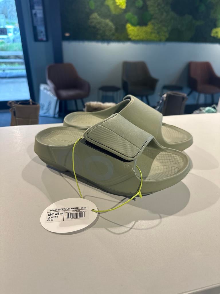 Nieuwe Oofos slipper, model ooah sport flex, maat 37, Kleding | Dames, Schoenen, Slippers, Nieuw, Ophalen of Verzenden, Groen