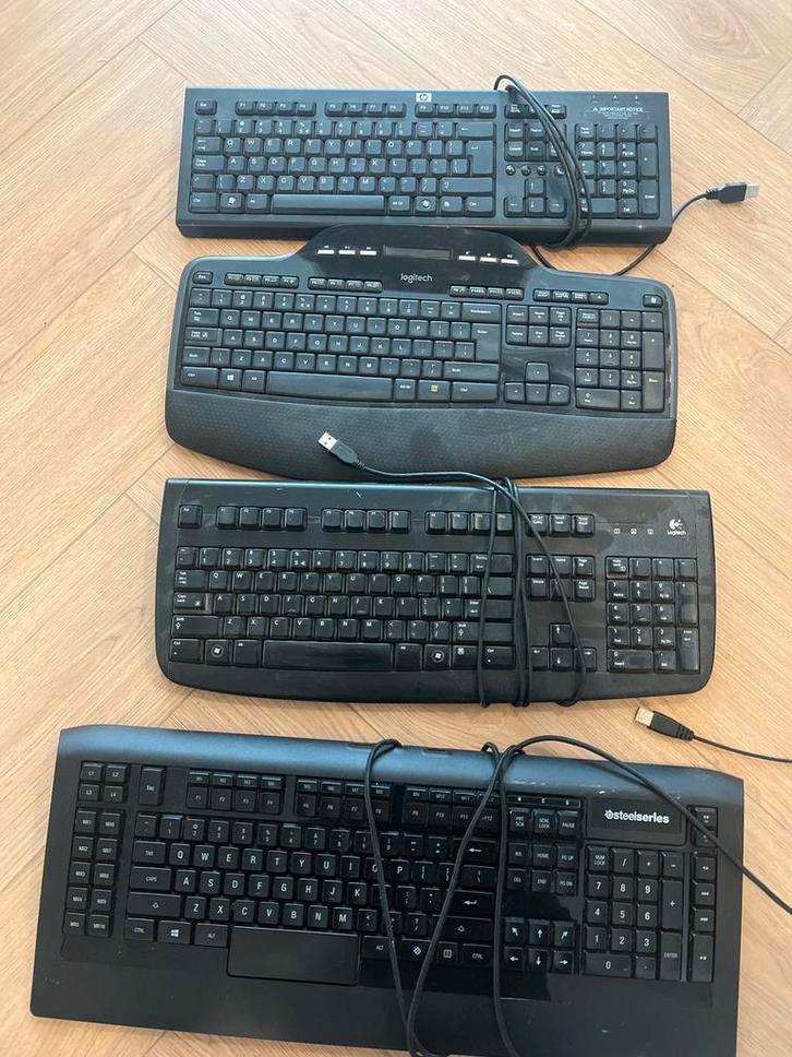 Moet snel weg! Verschillende toetsenborden (HP Logitech etc), Computers en Software, Toetsenborden, Gebruikt, Qwerty, Bedraad