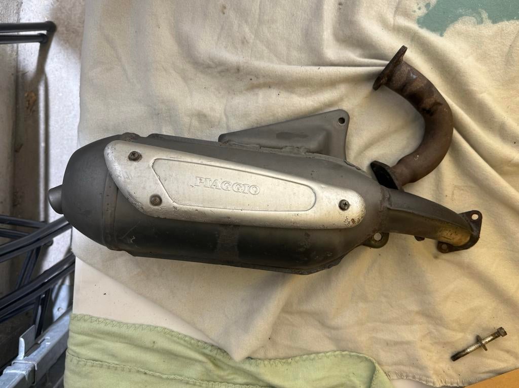 125cc 180cc uitlaat zonder bocht, Fietsen en Brommers, Brommeronderdelen | Scooters, Ophalen of Verzenden, Zo goed als nieuw, Uitlaat