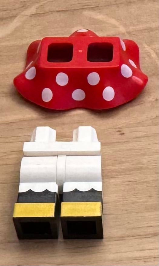 Minifig Minnie Mouse - Red Polka Dot Dress (dis020), Lego, Ophalen of Verzenden, Zo goed als nieuw, Disney