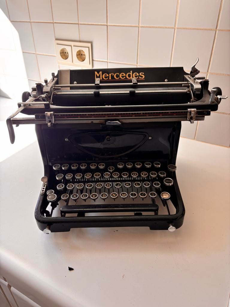 Mercedes typemachine in  zeer goede staat., Ophalen, Gebruikt