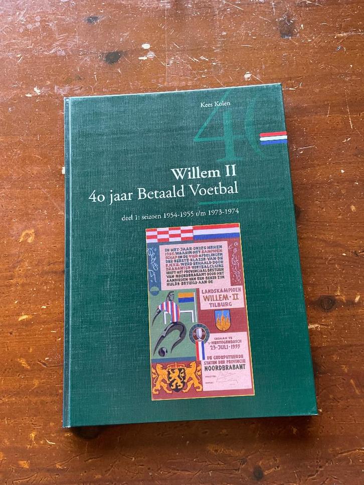 Willem II boeken, Verzamelen, Sportartikelen en Voetbal, Zo goed als nieuw, Overige typen, Willem II, Ophalen of Verzenden