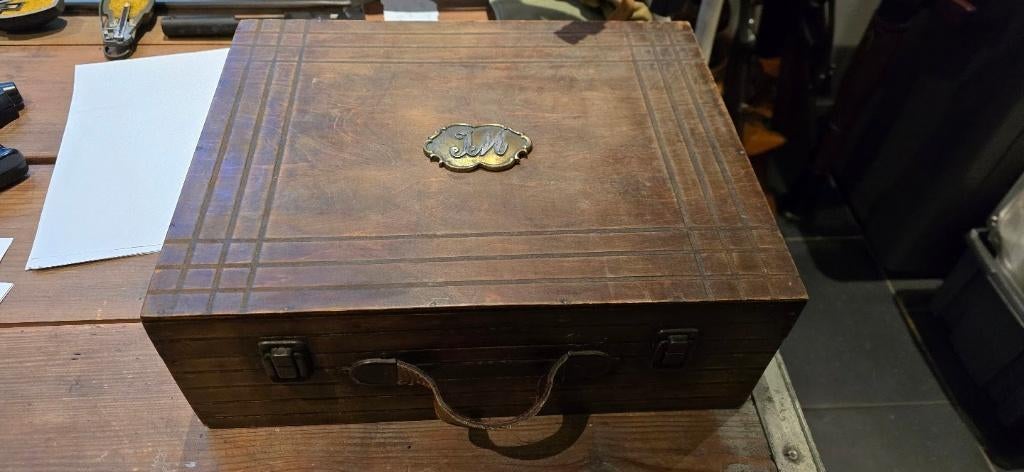 Vampieren kist en overige verzameling militairia, Ophalen, Gebruikt