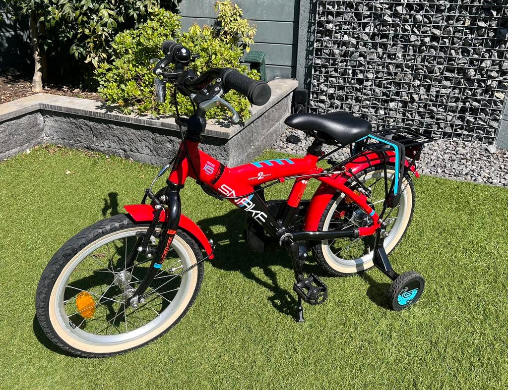 Te koop stoere fiets: Loekie Snake 16 inch Red/Black, Fietsen en Brommers, Fietsen | Kinderfietsjes, Ophalen of Verzenden, Zo goed als nieuw