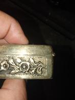 Antiek Doosje met Bloemmotief, Antiek en Kunst, Ophalen of Verzenden, Zilver