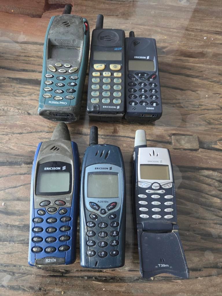 TE KOOP PARTIJ VAN 6 STUKS SONY ERICSSON, Zwart, Overige systemen, Ophalen of Verzenden, A