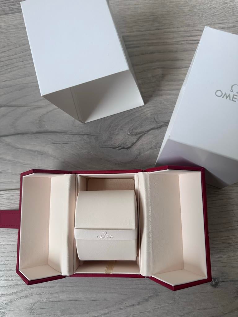 Omega Horloge doos - Nieuw pouch watch travel box, Ophalen of Verzenden, Nieuw, Rood, Overige merken