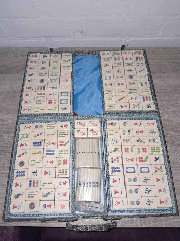 Mahjongspel in Koffer, Hobby en Vrije tijd, Denksport en Puzzels, Gebruikt, Overige typen, Minder dan 500 stukjes, Ophalen