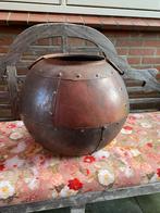 Grote ijzeren ketel pot blantenbak, Ophalen