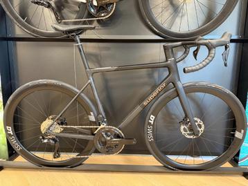 SUPERIOR RR 9.6 Maat 54 Nu van €3799,- Voor €3649,- beschikbaar voor biedingen
