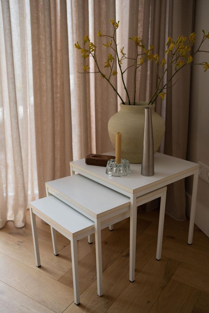 Vintage mimiset bijzettafels wit, Huis en Inrichting, Tafels | Bijzettafels, Zo goed als nieuw, Rechthoekig, Minder dan 55 cm