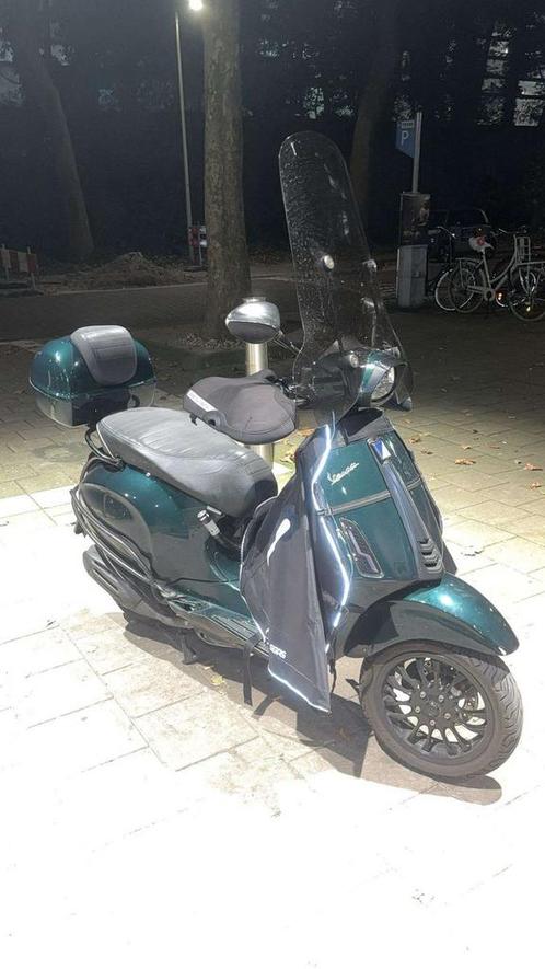 Vespa sprint 2021 50cc, Fietsen en Brommers, Scooters | Vespa, Gebruikt, Vespa S, Maximaal 45 km/u, Benzine, Ophalen