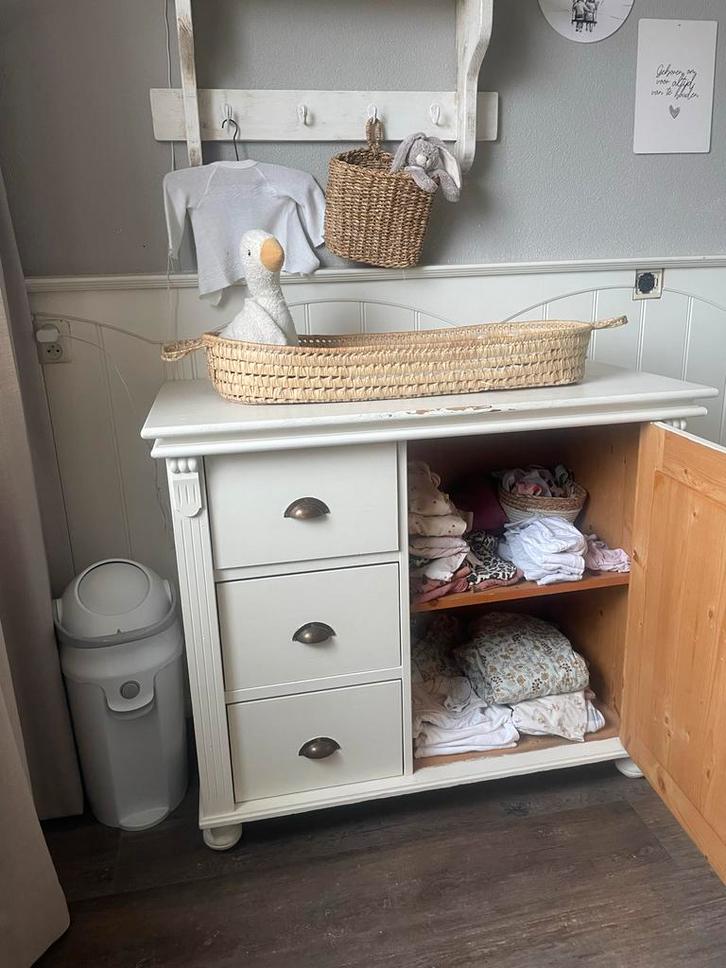 Witte Commode/Kast met Lades en Deur, Kinderen en Baby's, Kinderkamer | Commodes en Kasten, Gebruikt, Commode, 90 tot 105 cm, 75 tot 100 cm