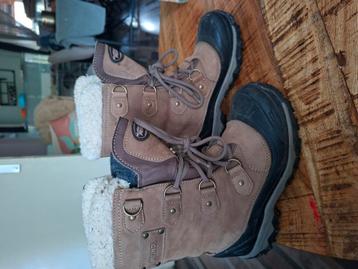 Mooie  meidel outdoor schoenen/snow boots maat 37 beschikbaar voor biedingen