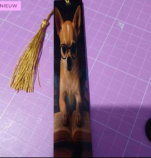 Boekenlegger met een Chihuahua (hout) Dubbelzijdig, Verzamelen, Boekenleggers, Nieuw, Ophalen of Verzenden