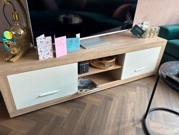 TV Meubel - Licht Hout & Wit beschikbaar voor biedingen