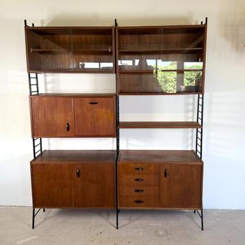 Vintage modulair wandsysteem met 6 elementen beschikbaar voor biedingen