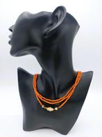Bloedkoralen ketting met 3-delig gouden slot, 1.34 m (!)