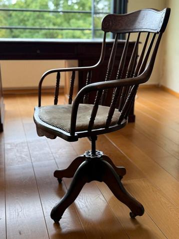 Vintage Office Captains draaistoel van Angus London. beschikbaar voor biedingen