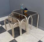 70 jaren Mimiset bruin glas 3 bijzet tafels gebogen buizen, Huis en Inrichting, Ophalen, Minder dan 45 cm, Minder dan 55 cm, Gebruikt