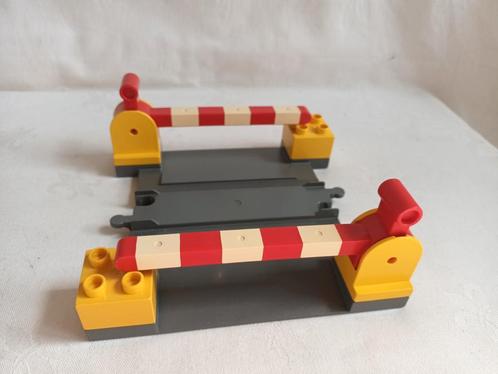 Duplo overweg spoorwegovergang met dubbele slagbomen, Kinderen en Baby's, Speelgoed | Duplo en Lego, Gebruikt, Duplo, Ophalen of Verzenden