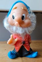 Vintage piepfiguur dwerg van sneeuwwitje Famosa, Ophalen of Verzenden, Sneeuwwitje of Doornroosje, Zo goed als nieuw, Beeldje of Figuurtje