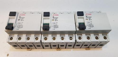 Attema Groepenkast Aardlekschakelaar ID 40A 30mA (3x), Hobby en Vrije tijd, Elektronica-componenten, Gebruikt, Ophalen of Verzenden