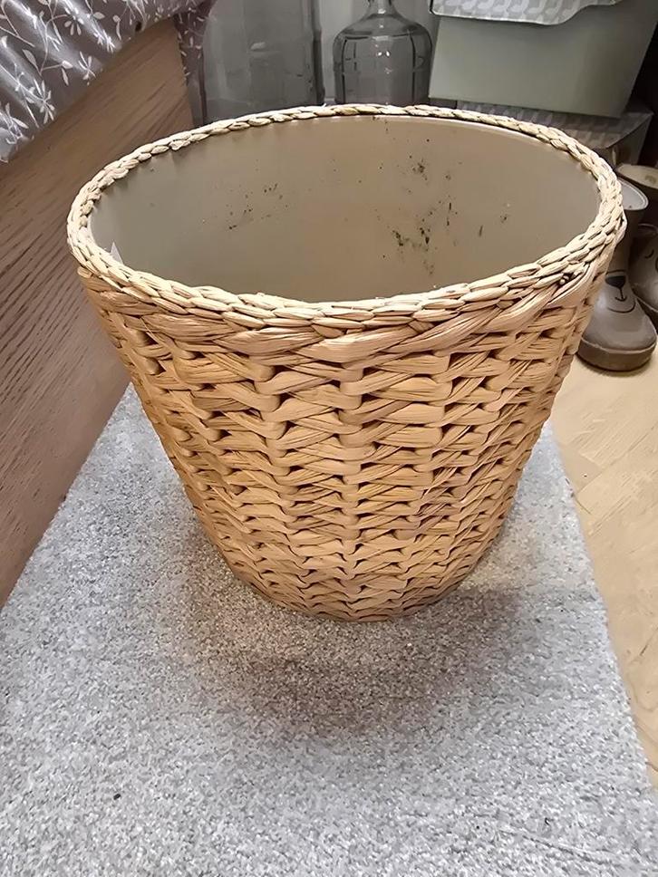 Rotan Vaas, Tuin en Terras, Bloempotten, Gebruikt, Overige materialen, Binnen, Balkon, Minder dan 40 cm, Minder dan 25 cm, Rond