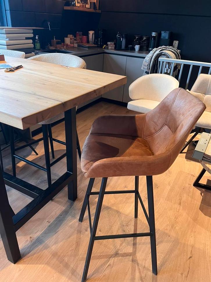 Draaibare Barkruk cognac in bull stof en vaste lichte stof, Huis en Inrichting, Barkrukken, Zo goed als nieuw, 60 tot 90 cm, Draaibaar