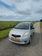 Toyota Yaris 1.0 12V Vvt-i 3DR Terra 2006 Grijs, Auto's, Voorwielaandrijving, 527 kg, 750 kg, Handgeschakeld