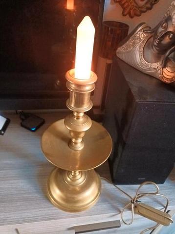 Messing koper zeer grote kandelaar met kaarslamp.. beschikbaar voor biedingen