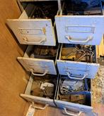 Een partij antieke inbouw sloten voor kasten met sleutels, Antiek en Kunst, Curiosa en Brocante, Ophalen