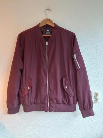 ZomerJack lengte70cm Atmosphere 46(S) bordorood 2x gedragen. beschikbaar voor biedingen