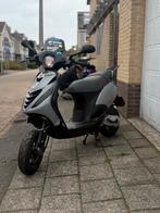 Piaggio zip 2t, Fietsen en Brommers, Scooters | Piaggio, Ophalen of Verzenden, Zo goed als nieuw, Tweetakt, Zip