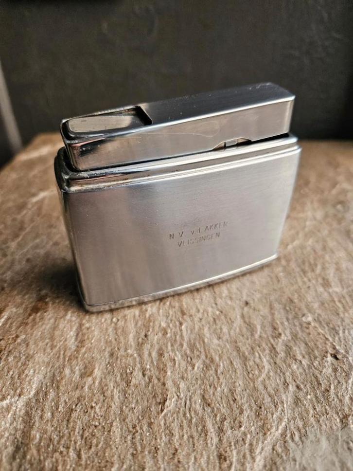 Mooie grote vintage butane tafelaansteker merk Fisher..., Verzamelen, Rookartikelen, Aanstekers en Luciferdoosjes, Gebruikt, Aansteker