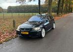 BMW 3-Serie 2.5 XI DYNAMIC EXE AUT PANO CARPLAY, Auto's, Automaat, Beige, USB, Zwart