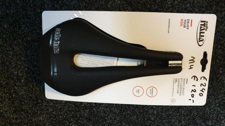 Selle Italia Novus Boost Kit Carbonio Superflow Zadel Nieuw!, Fietsen en Brommers, Fietsonderdelen, Nieuw, Racefiets, Zadel, Ophalen