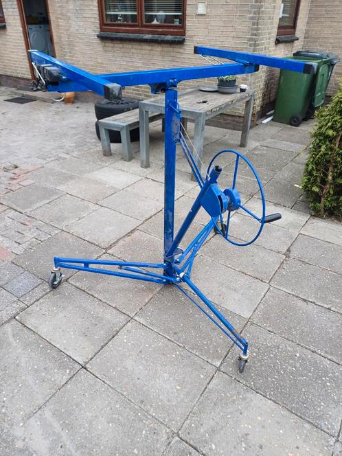 Platenlift te huur, Doe-het-zelf en Verbouw, Gereedschap | Overige machines, Zo goed als nieuw, Ophalen