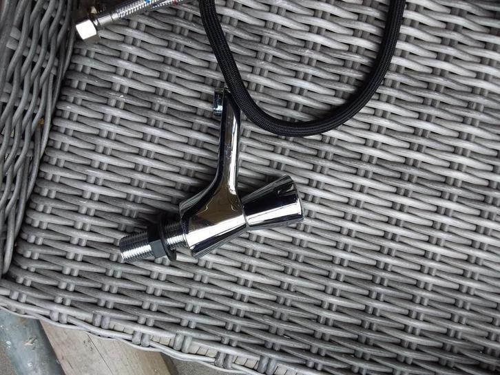 3  kranen 1 Zwarte keuken badkamer fontein  kraan groom, Doe-het-zelf en Verbouw, Sanitair, Zo goed als nieuw, Kraan, Ophalen of Verzenden