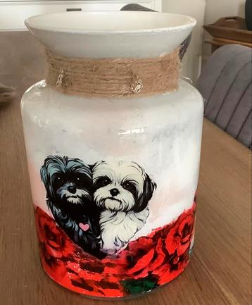 Vaas met shih tzu afbeelding beschikbaar voor biedingen
