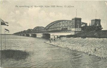 (381-363-029) De spoorbrug bij Moerdijk beschikbaar voor biedingen