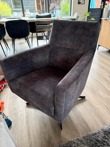 Moderne draaifauteuil in antraciet beschikbaar voor biedingen